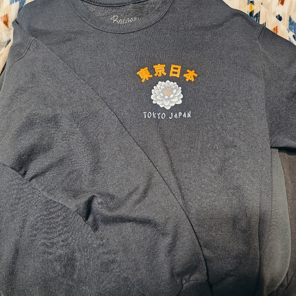 Medium crew neck sweatshirt